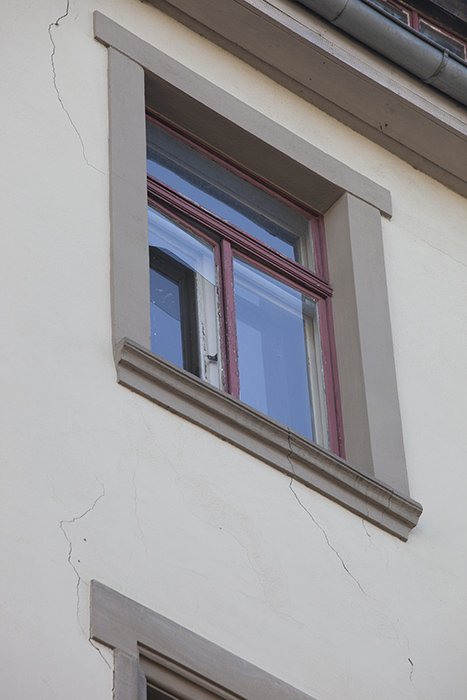 Fenster im Haus der Sparkasse an der Südl. Promenade. Foto: Erich Weiß