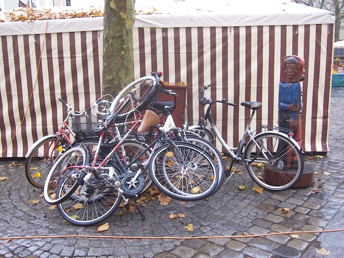 Grüner Markt. „Fahrradhaufen“. Foto: Erich Weiß