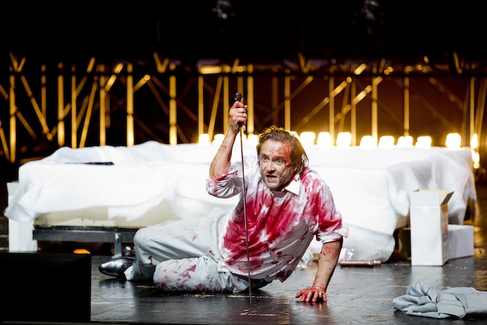 Vincent Wolfsteiner als Siegfried in „Götterdämmerung“ Foto: Ludwig Olah